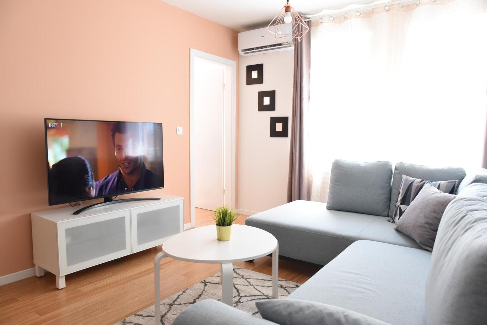 Mary'S Apartment - With Free Parking Загреб Екстериор снимка
